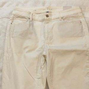 White House Black Market White Mid Rise Skinny Jeans size 12, NWT